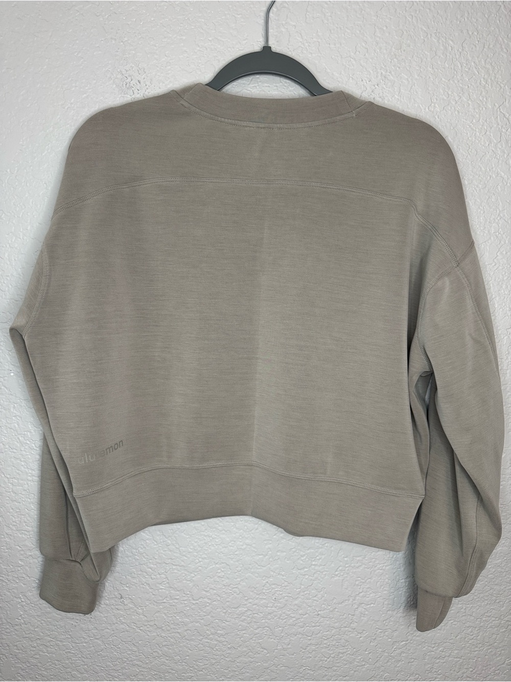 Lululemon Softstreme Oversized Cropped Crew Sweatshirt Pullover Sz 4 Grey Beige - Picture 4 of 7